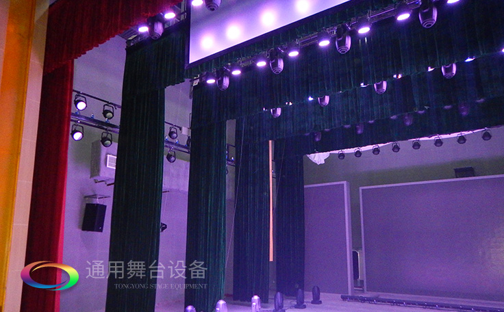 大功率舞臺燈光會(huì)對舞臺幕布有消F隱患嗎?