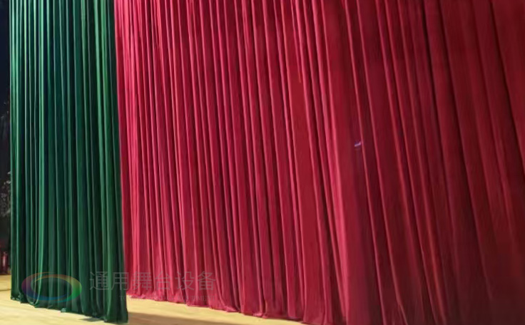 舞臺(tái)阻燃幕布行業(yè)：技術(shù)創(chuàng)新驅(qū)動(dòng)安全升級(jí)，市場需求持續(xù)擴(kuò)容